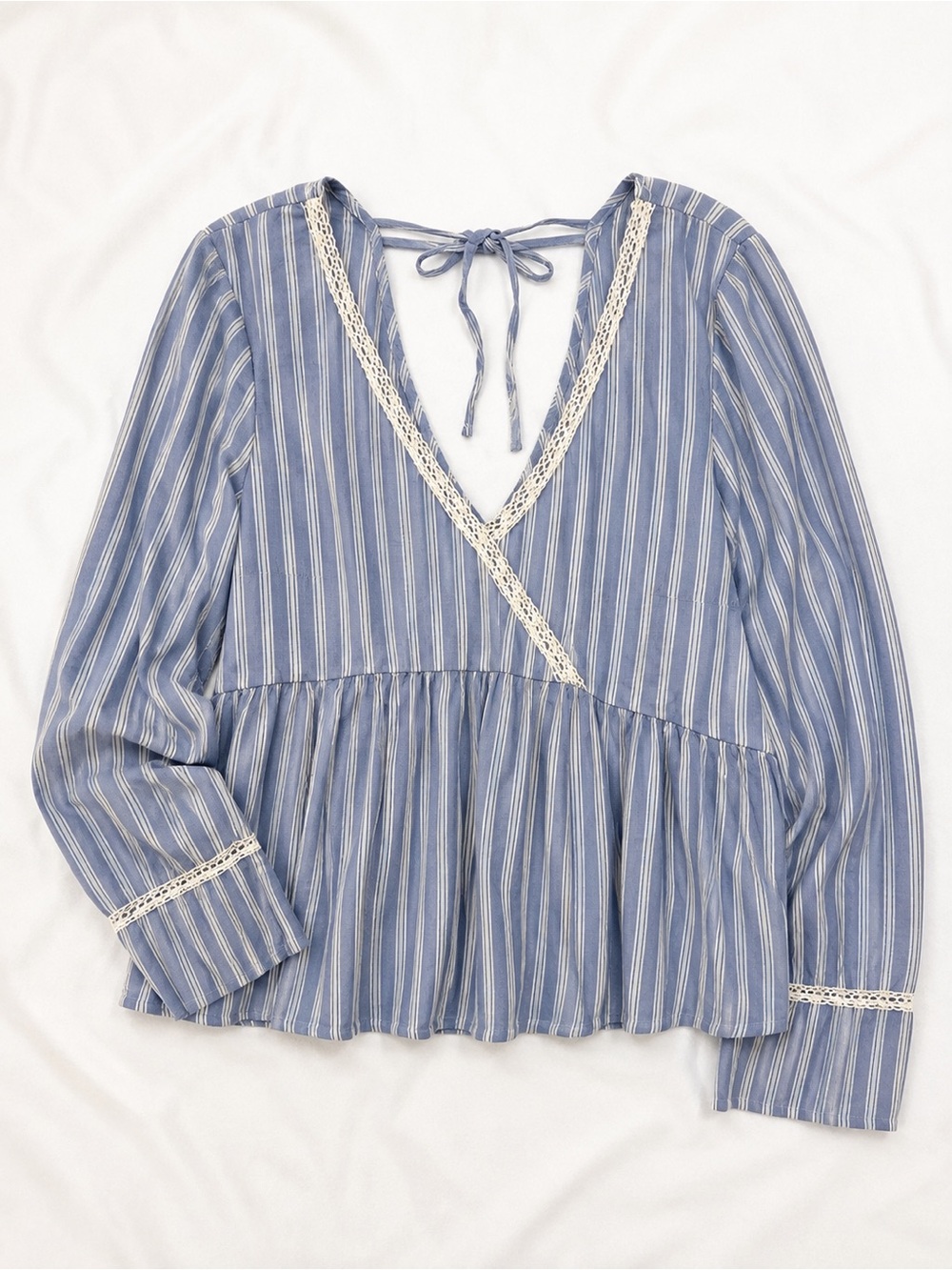 Fits like M/L! Hollister Blue & White Striped Lace-Trim boho blouse free shippin